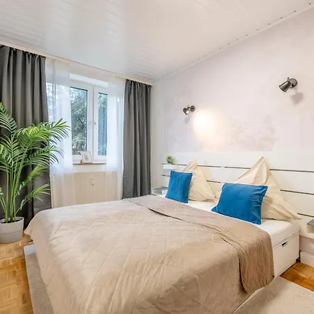 Apartmán Moderne Wohnung, 5 Min Zum Centro, 30min Zur Messe Essen, Perfekt Fuer Paare Oder Familien, Kostenloses Wlan
