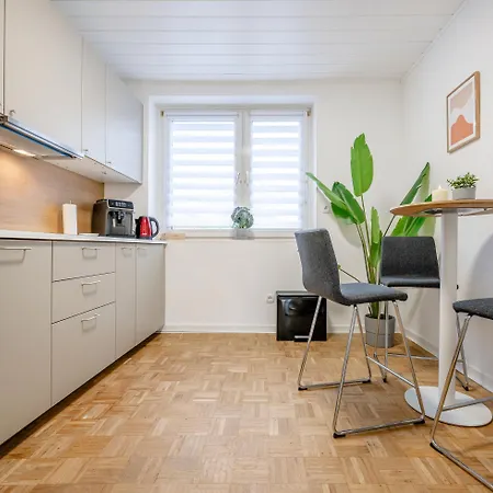 Moderne Wohnung, 5 Min Zum Centro, 30min Zur Messe Essen, Perfekt Fuer Paare Oder Familien, Kostenloses Wlan