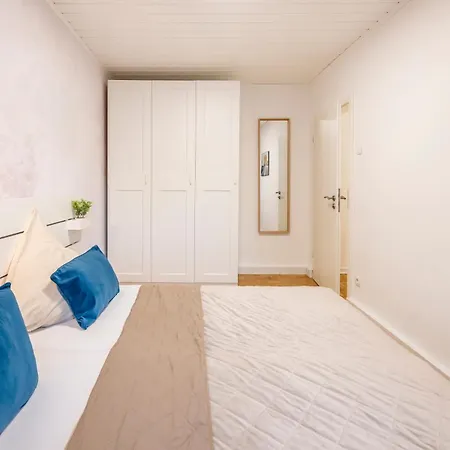 Apartmán Moderne Wohnung, 5 Min Zum Centro, 30min Zur Messe Essen, Perfekt Fuer Paare Oder Familien, Kostenloses Wlan