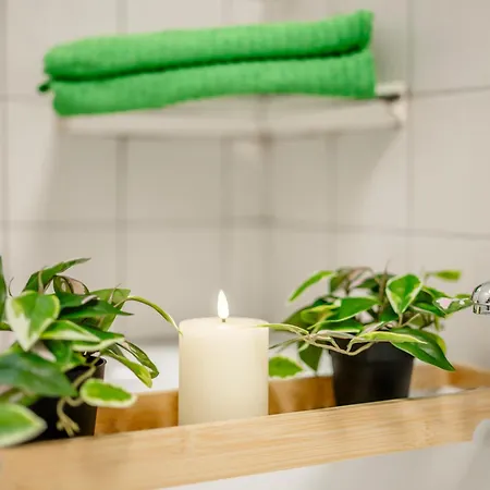 Moderne Wohnung, 5 Min Zum Centro, 30min Zur Messe Essen, Perfekt Fuer Paare Oder Familien, Kostenloses Wlan *
