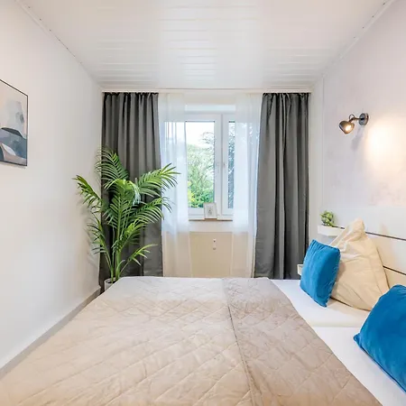 Moderne Wohnung, 5 Min Zum Centro, 30min Zur Messe Essen, Perfekt Fuer Paare Oder Familien, Kostenloses Wlan * Oberhausen (North Rhine-Westphalia)