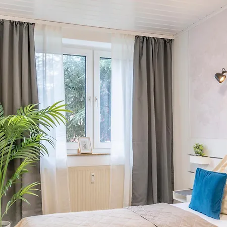 Apartmán Moderne Wohnung, 5 Min Zum Centro, 30min Zur Messe Essen, Perfekt Fuer Paare Oder Familien, Kostenloses Wlan Oberhausen (North Rhine-Westphalia)