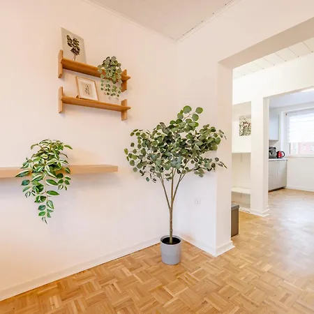 Moderne Wohnung, 5 Min Zum Centro, 30min Zur Messe Essen, Perfekt Fuer Paare Oder Familien, Kostenloses Wlan * Oberhausen (North Rhine-Westphalia)