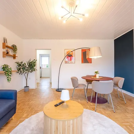 Apartmán Moderne Wohnung, 5 Min Zum Centro, 30min Zur Messe Essen, Perfekt Fuer Paare Oder Familien, Kostenloses Wlan *